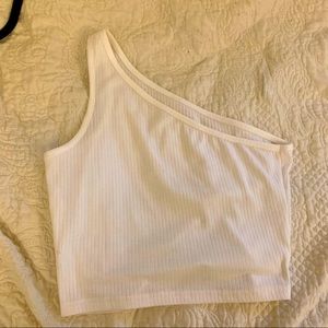 White ribbed one shoulder crop top!